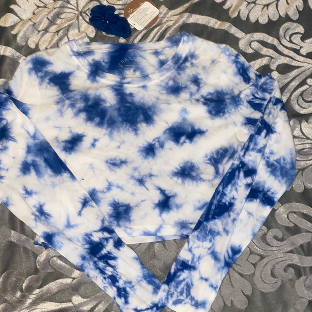 Long sleeve cropped tie dye shirt